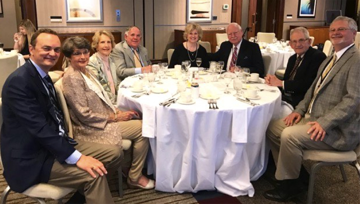 2019_04_dinner_meeting